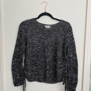 American Eagle Black and White Speckled Sweater